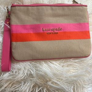 Kate spade wristlet never used. Excellent condition rare find.